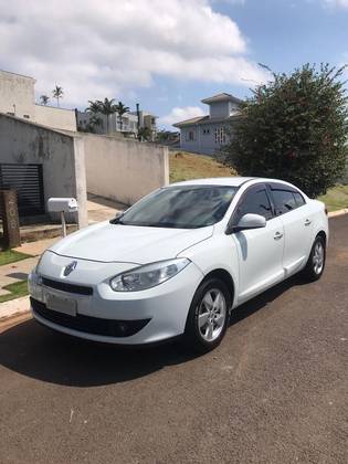 RENAULT FLUENCE 2.0 DYNAMIQUE 16V FLEX 4P AUTOMÁTICO RENAULT FLUENCE 2.0 DYNAMIQUE 16V FLEX 4P AUTOMÁTICO